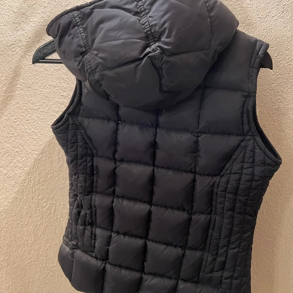 Old Navy Black Puffer Down Vest